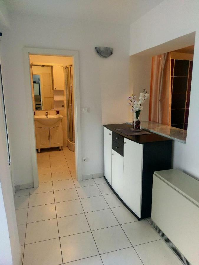 Lovely Apartment With Garden And Terrace 리예카 외부 사진