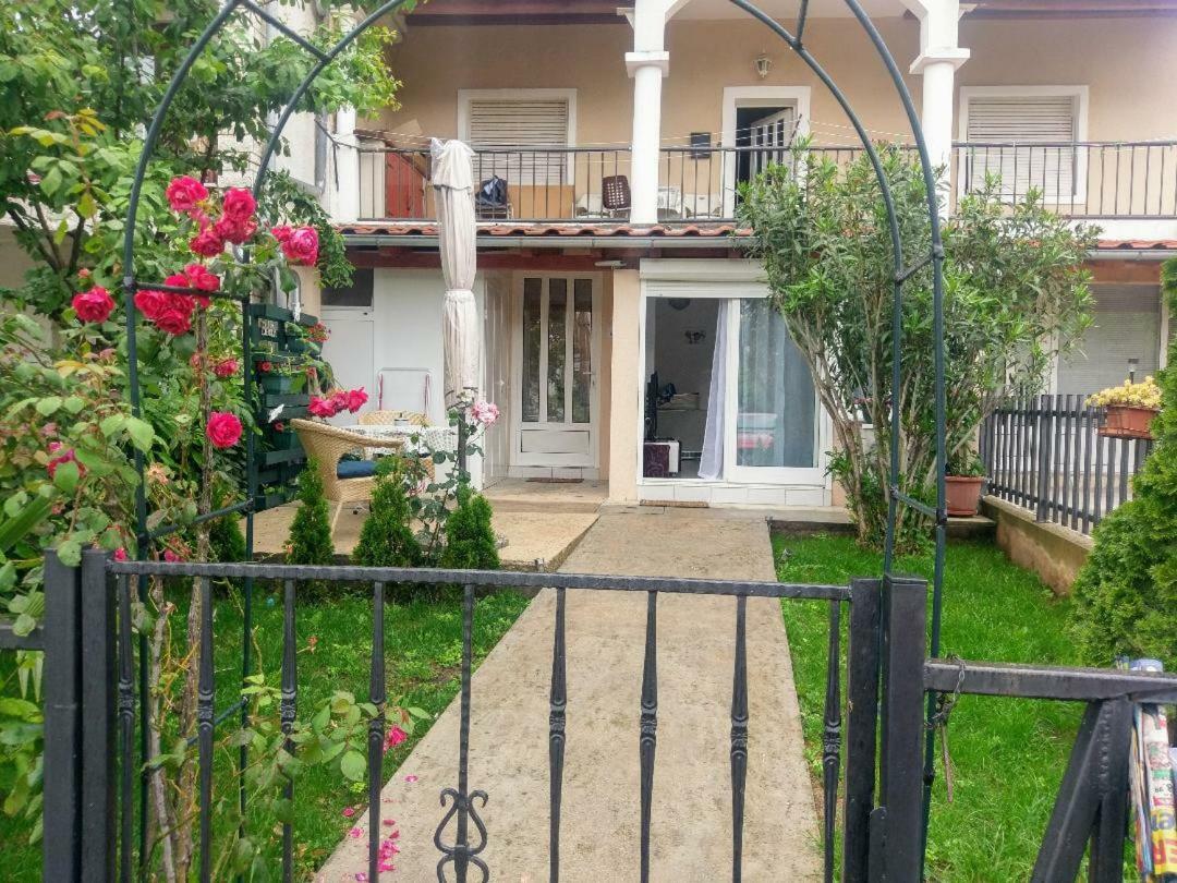 Lovely Apartment With Garden And Terrace 리예카 외부 사진